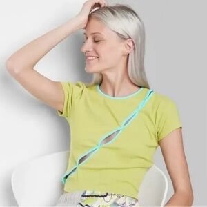 Wild Fable Crop keyhole Top Sz L